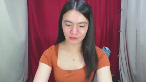Snapshot of urhottiest_katey chatting on February 17, 7:01 pm Katey online show from February 17, 7:01 pm