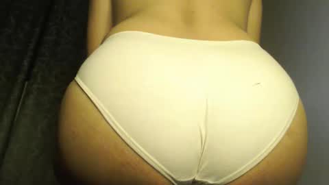 Snapshot of urlovely_hait chatting on October 16, 7:38 pm Sham online show from October 16, 7:38 pm