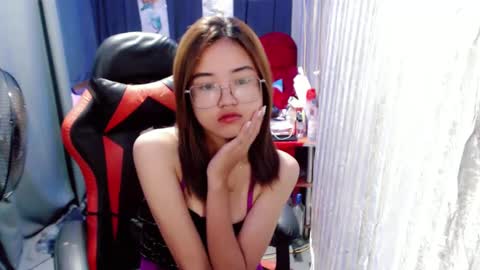 urlovelychinita online show from January 17, 10:56 pm