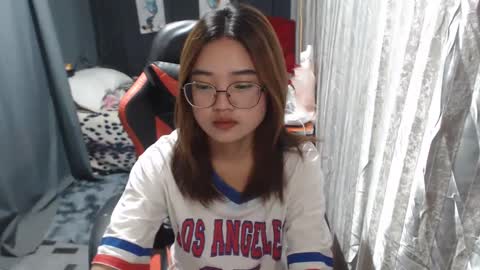 urlovelychinita online show from March 1, 11:26 pm