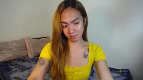 Snapshot of urlovelypinayxxx chatting on October 13, 7:38 pm MIYA online show from October 13, 7:38 pm