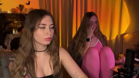 urmissalice online show from October 31, 5:39 pm