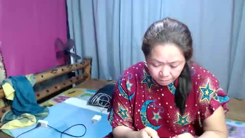 urpinay_singlemother online show from May 1, 8:39 am