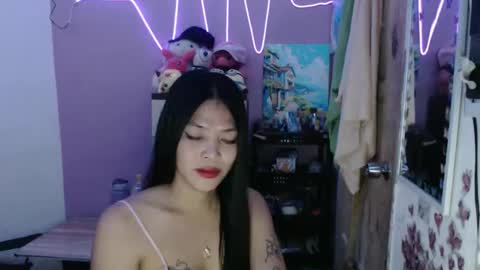 hi im kim online show from November 6, 11:49 am