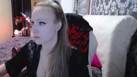 UrSecretTreasure88 online show from February 1, 11:09 am