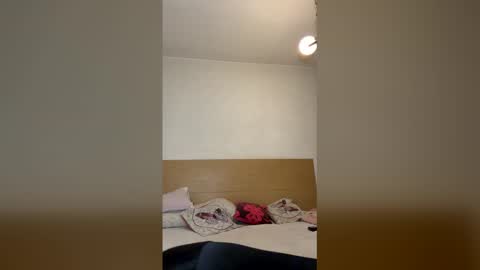 v71236926 online show from March 29, 7:24 pm