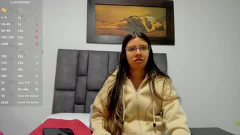 Vahiolet smith online show from July 16, 12:43 pm