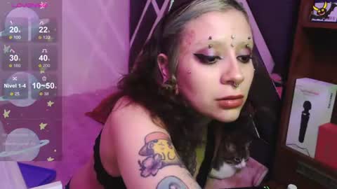 Vainilla Independent model online show from June 11, 1:16 am