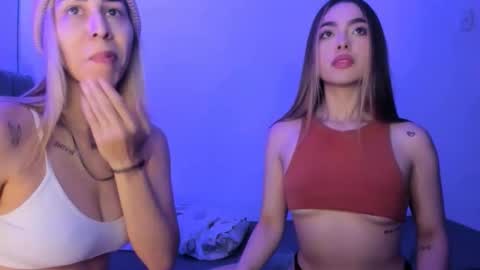 vaiolett_69 online show from May 6, 5:11 am