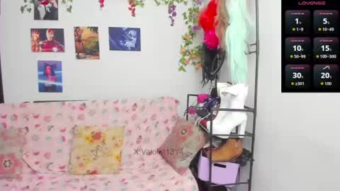 Vaiolet1314 online show from July 28, 5:49 am