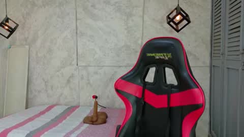 Valentina online show from March 13, 4:30 pm