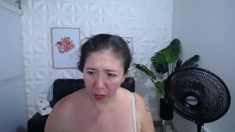 Valentina  online show from February 19, 11:25 pm