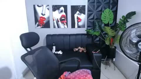 Valentina  online show from June 22, 11:35 pm