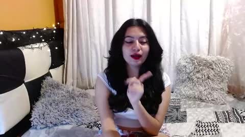 valentinasmith18 online show from April 21, 1:42 am