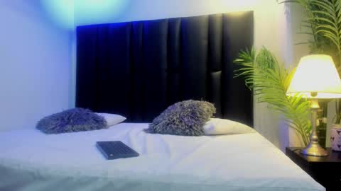 valeri_tafur online show from November 20, 11:11 am