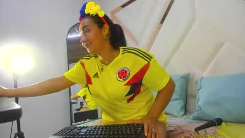 valeria_gil_ online show from June 27, 5:41 pm
