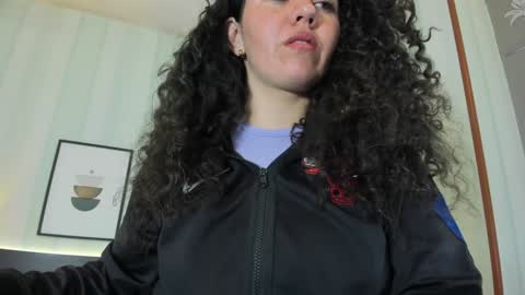 Snapshot of valeriaa_soler chatting on February 7, 1:01 pm Valeria online show from February 7, 1:01 pm
