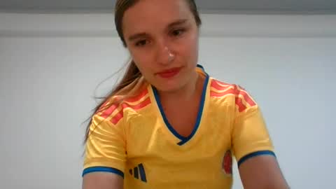 valeriafrannco online show from July 7, 4:48 am