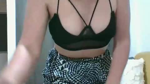 valeriafrannco online show from March 18, 3:55 am