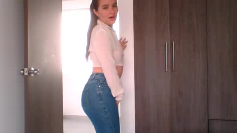 valeriafrannco online show from July 30, 3:02 pm