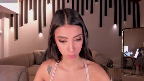 Snapshot of valeriavelvet chatting on February 15, 11:50 am Vale online show from February 15, 11:50 am
