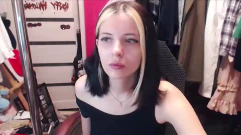 Snapshot of valeriaxkiss chatting on March 11, 6:30 pm ValeriaXKiss online show from March 11, 6:30 pm