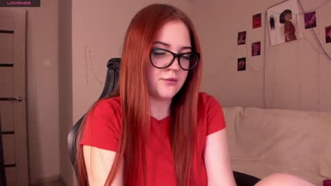 Snapshot of valerie_cutee chatting on December 8, 8:15 pm Lera online show from December 8, 8:15 pm