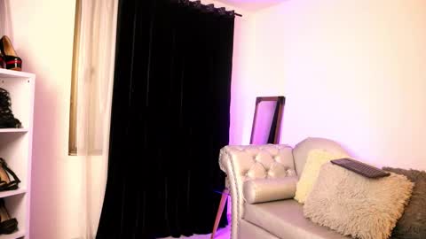 Snapshot of valeriebony chatting on October 10, 4:50 am Valerie Style3 online show from October 10, 4:50 am