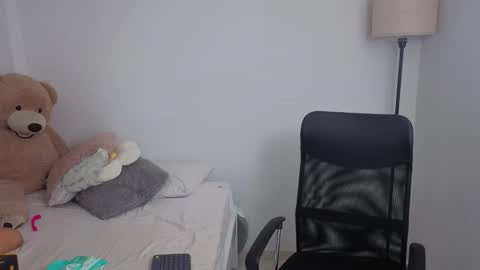 Juli C online show from November 2, 12:25 am