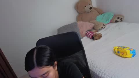 valerihouse_ online show from June 24, 2:21 am