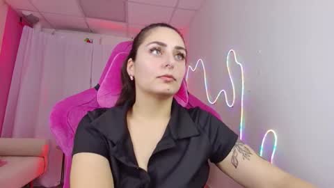 Valerie online show from November 25, 3:47 pm