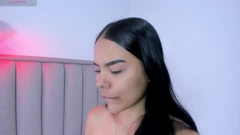 Cris  online show from May 1, 1:03 pm