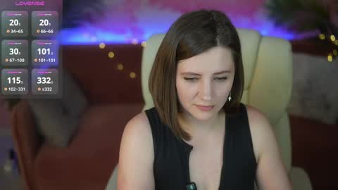 V A L E R Y  M U R online show from May 10, 1:24 pm