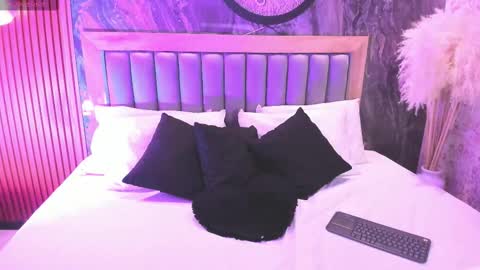 Valerie Shadey  online show from January 17, 10:17 pm