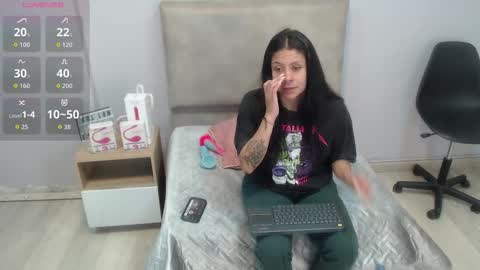 valevicious online show from December 5, 1:45 pm