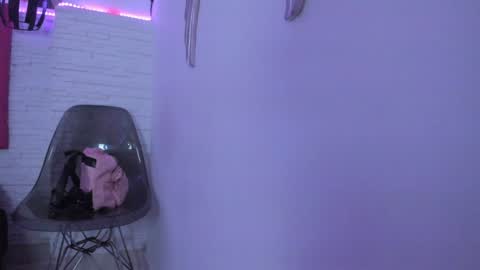 Vallolet Peach  online show from January 17, 11:17 am