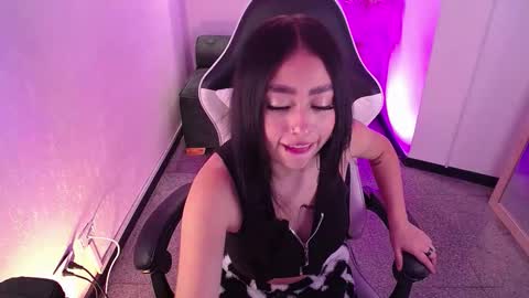vallolett__ online show from March 3, 10:38 pm