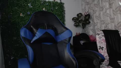 valquiria_sirgun online show from July 2, 9:37 am