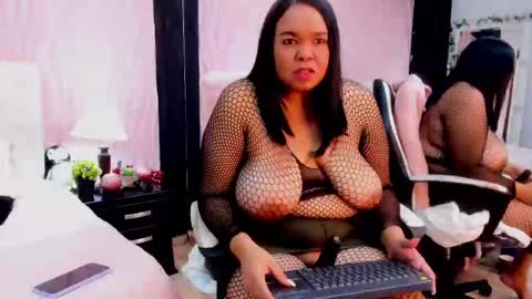 Snapshot of valrery_roussex chatting on February 28, 4:31 pm Valery online show from February 28, 4:31 pm