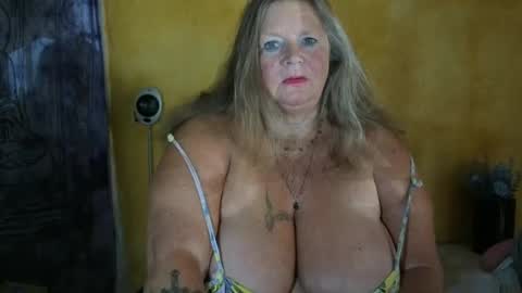 vampwoman online show from June 17, 3:13 pm
