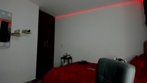 vanesa_g1 online show from April 30, 4:18 am