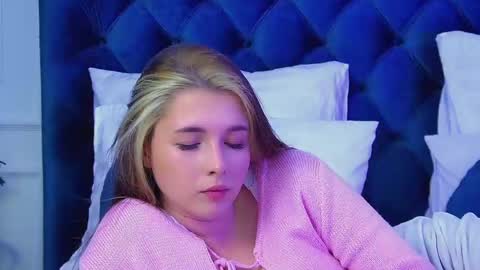 Vanessa online show from April 28, 6:17 am