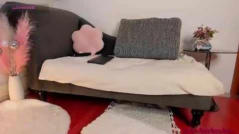 V online show from October 7, 1:37 pm