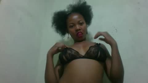 vanessah64 online show from April 23, 1:35 pm