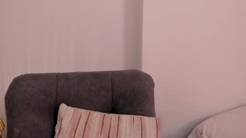 vanessajohnsonn online show from May 13, 12:28 am