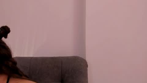 vanessajohnsonn online show from May 14, 1:00 am