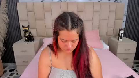 vanessascott_ online show from June 21, 7:34 am