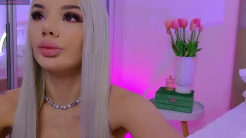 Vanessa online show from April 28, 1:04 pm