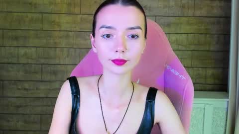VanessaVienne online show from June 13, 5:10 pm