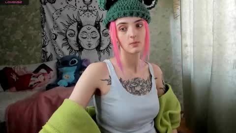 Snapshot of vanilla_arya chatting on March 5, 5:07 am Adelina online show from March 5, 5:07 am